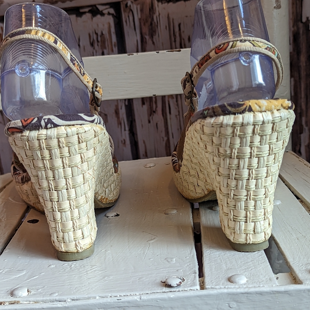 Very Volatile sandals - Picture 6 of 15